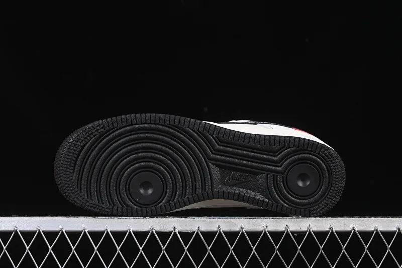 All categories Nk Air Force 1 Air Force series Nk Air Force 1 Low Air Force low-top Nike Air Force 1'07 Low LV joint black hook woven label Air Force 1 low-top casual sneakers CX5050-Y23